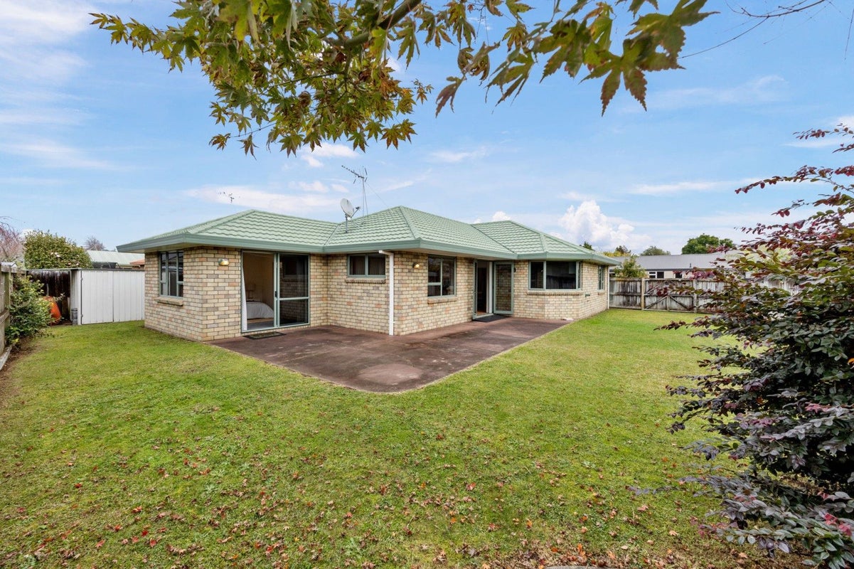 12 Greenough Place, Rototuna, Hamilton - Carousel 1
