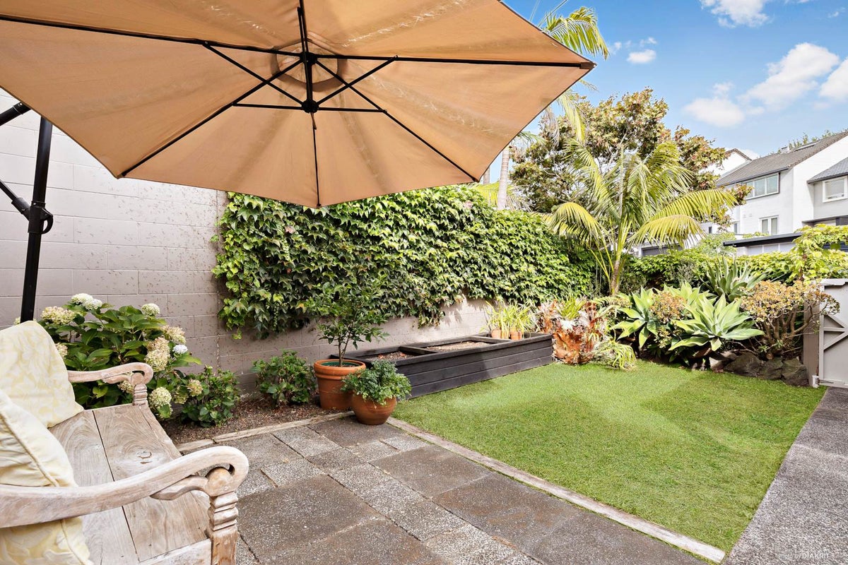 4 Gwilliam Place, Freemans Bay, Auckland - Carousel 2