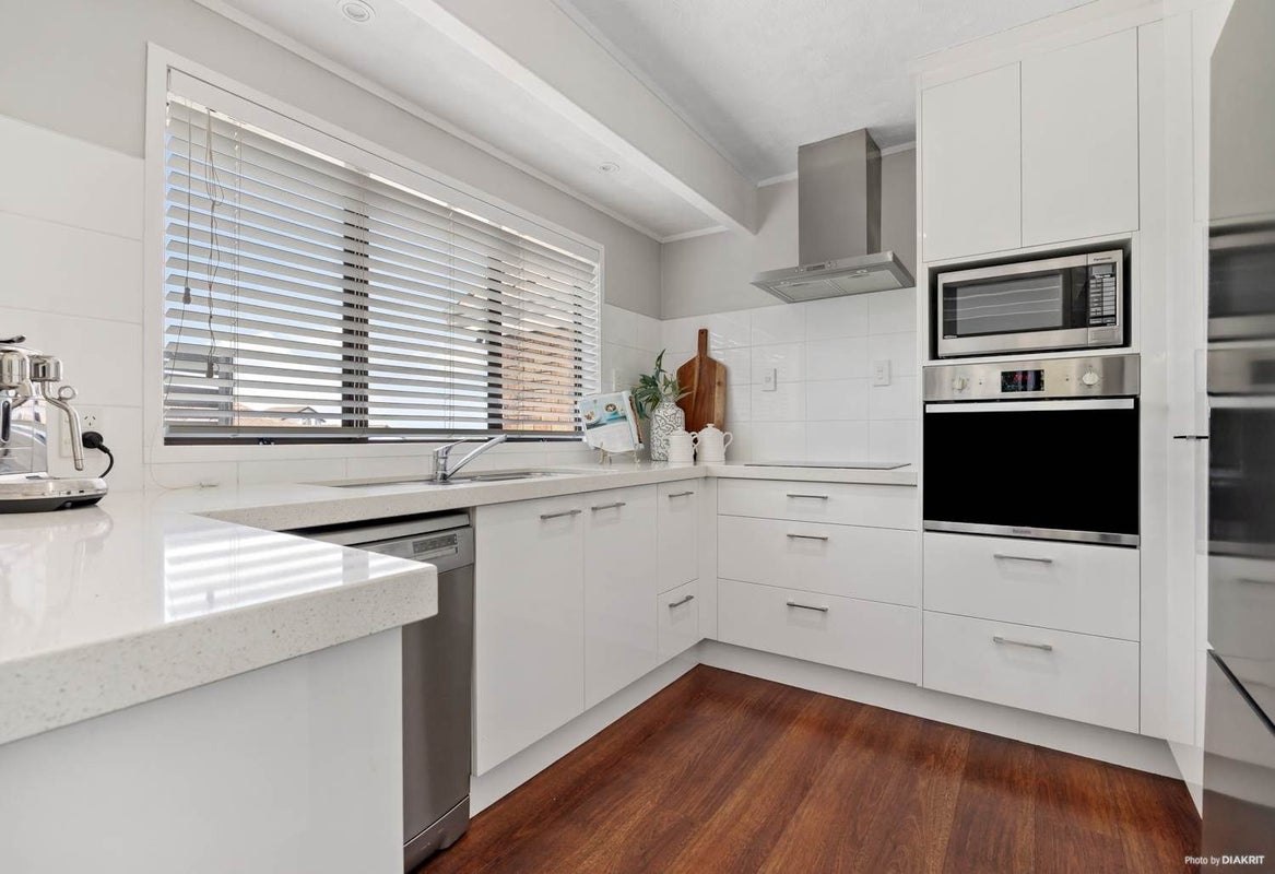2/4 Citation Way, Botany Downs, Manukau - Carousel 2