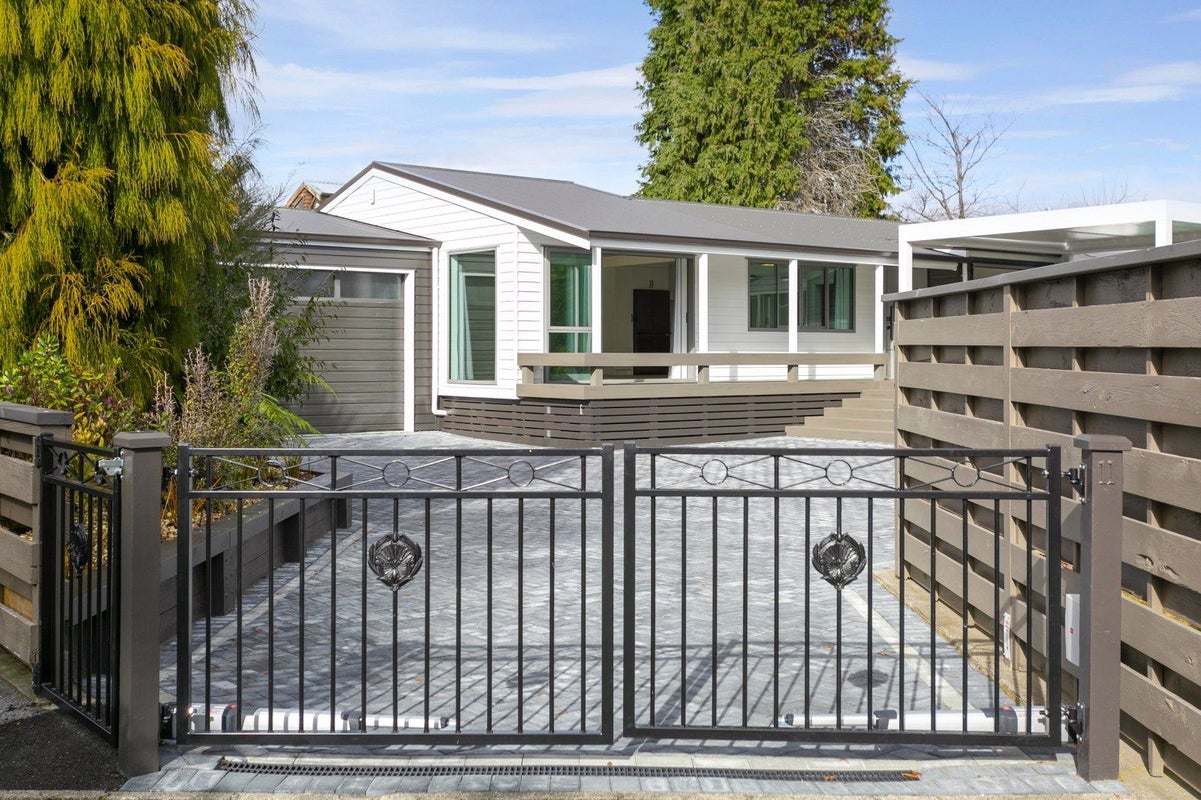 11 Oregon Drive, Rainbow Point, Taupo - Carousel 1