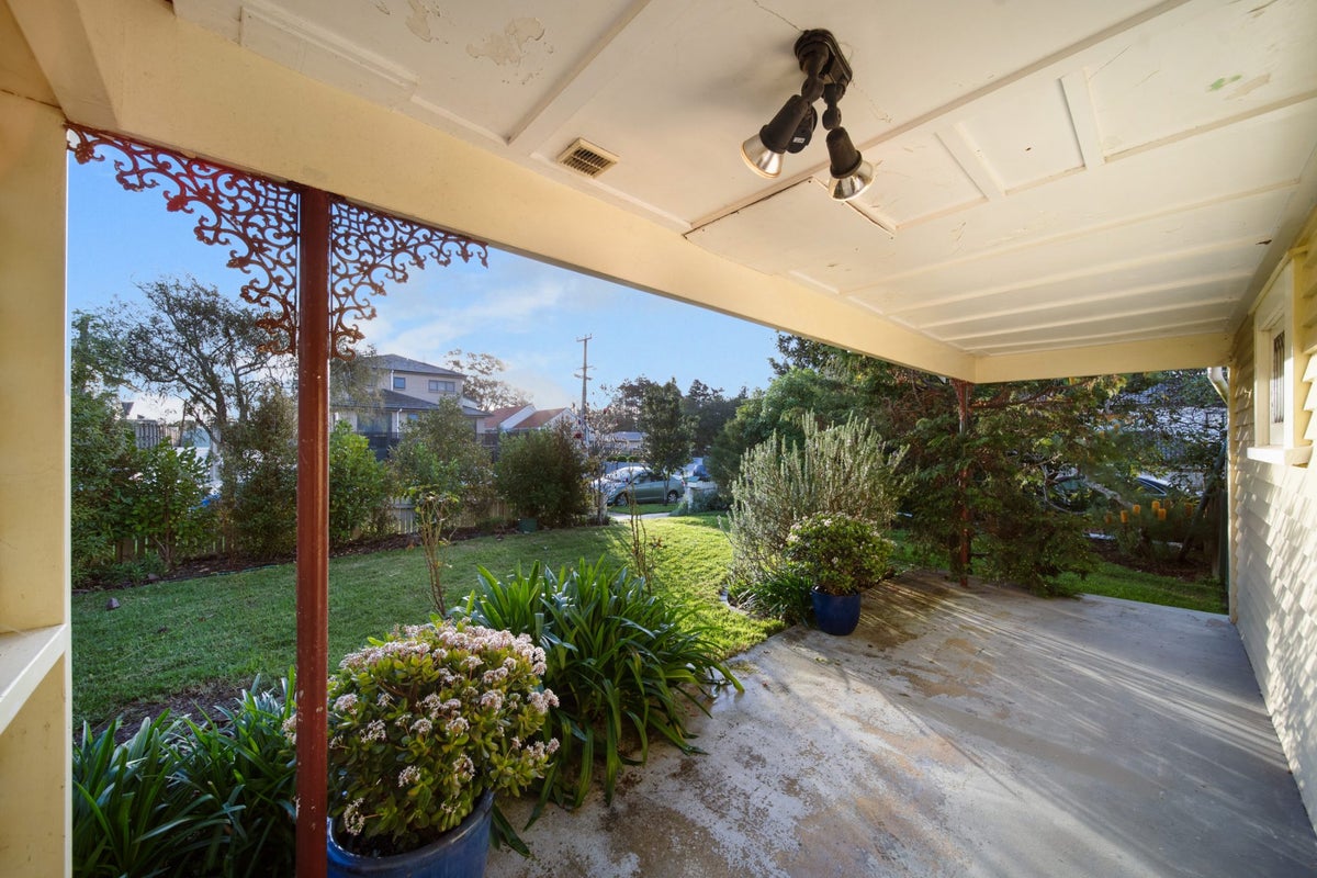 20 Earlsworth Road, Mangere East, Auckland - Carousel 21