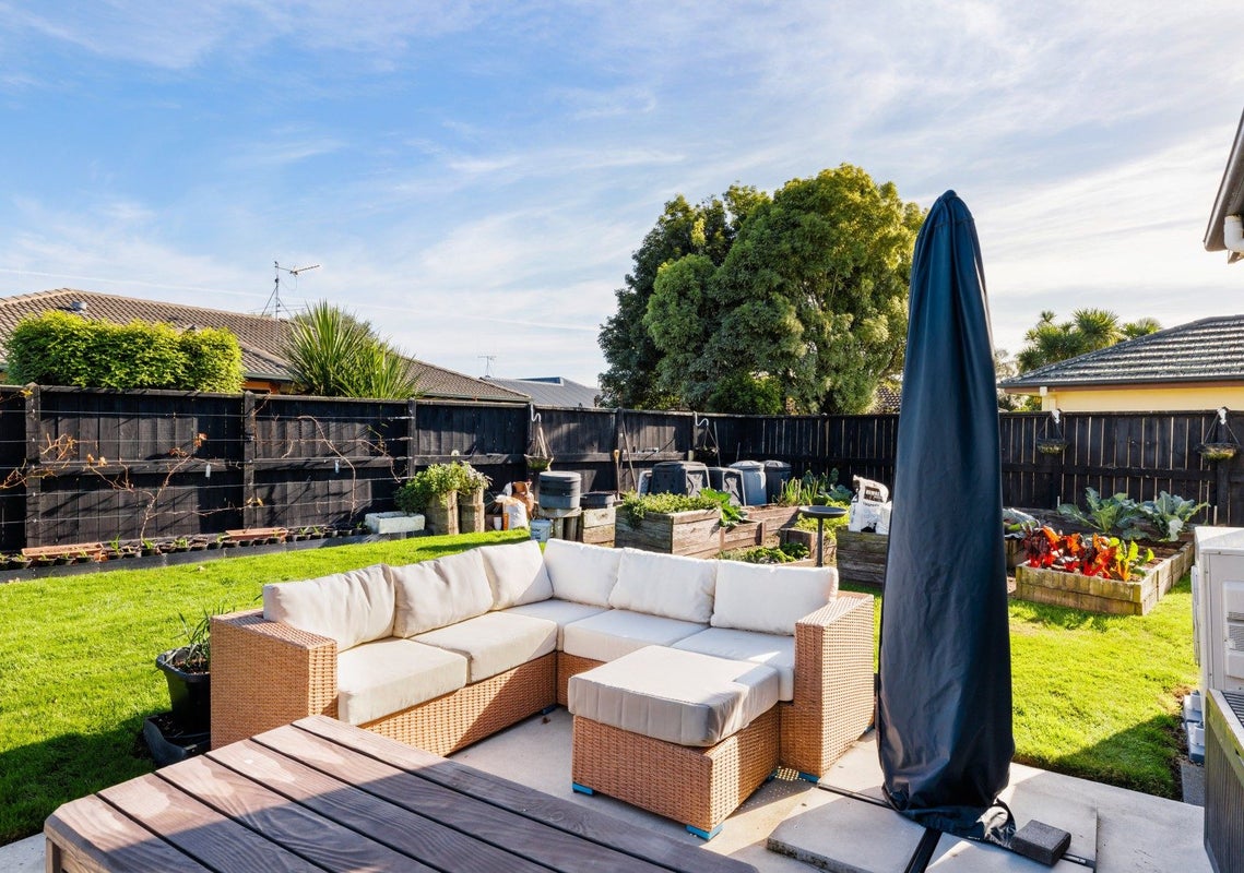 1 Buckingham Place, Rototuna North, Hamilton - Carousel 1