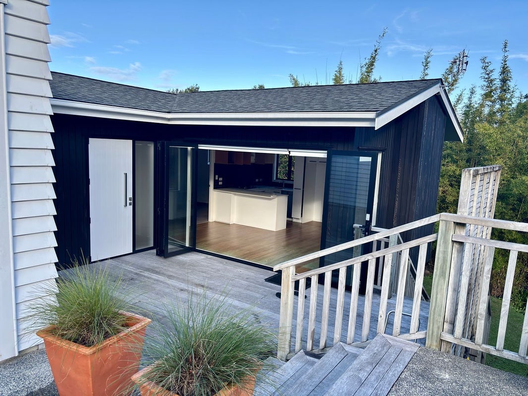 6 Jellicoe Road, Murrays Bay, Auckland - Carousel 1