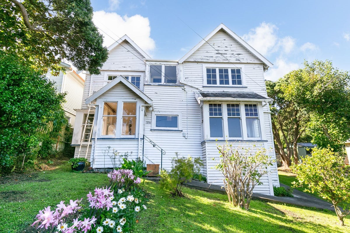 33B Hamilton Road, Hataitai, Wellington - Carousel 2