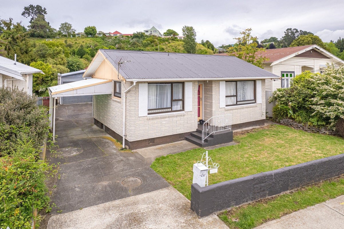 15 Terrace Street, Aramoho, Whanganui - Carousel 1