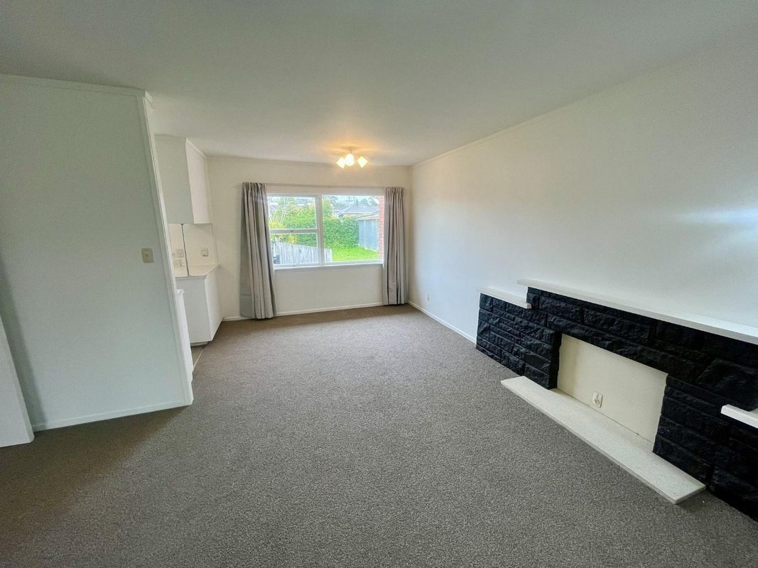 3/124 Titirangi Road, New Lynn, Auckland - Carousel 1