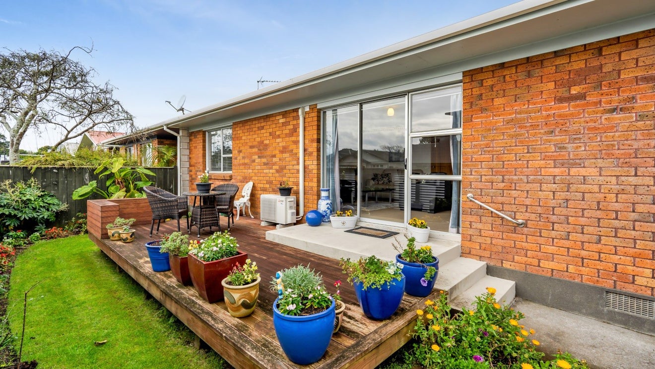 13 Kowhai Street, Strandon, New Plymouth - Carousel 1