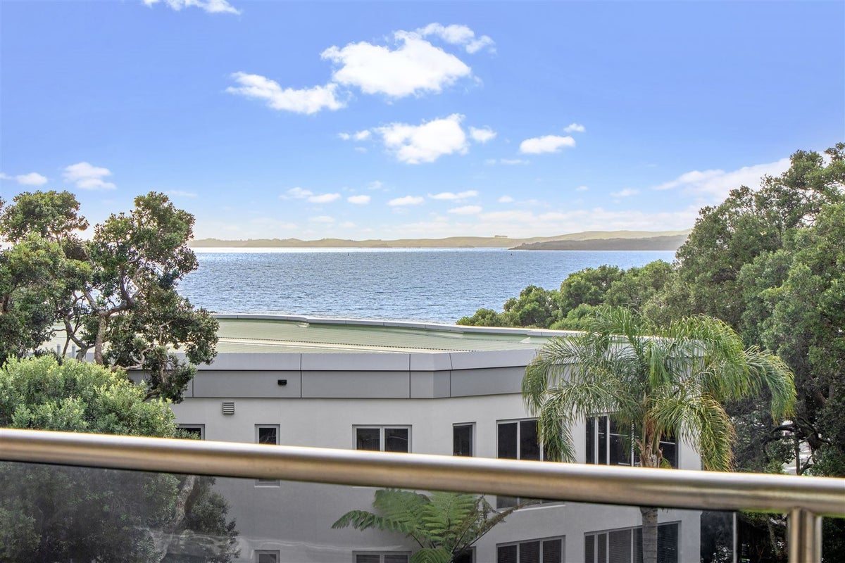 3C/173 Hurstmere Road, Takapuna, Auckland - Carousel 1