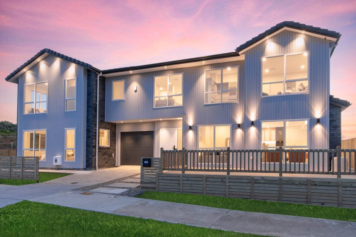 33 Cyperus Street, Flat Bush, Manukau City, Auckland - Carousel 1