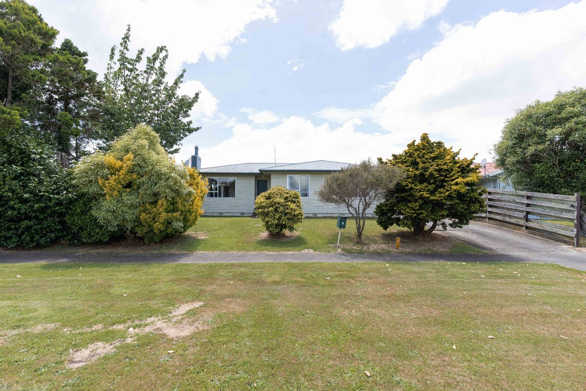 7 Beaumont Place, Westbrook, Palmerston North - Carousel 1
