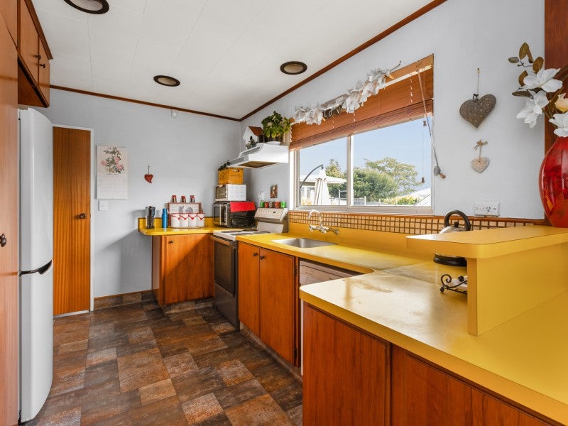 64 Alexander Avenue, Onekawa, Napier - Carousel 2
