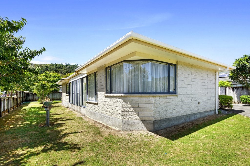 271 Stokes Valley Road, Stokes Valley, Lower Hutt - Carousel 2
