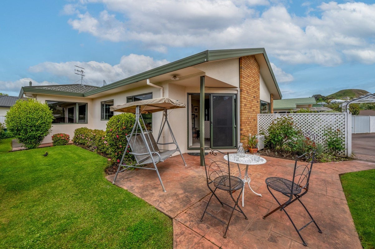 5 Ebury Mews, Taradale, Napier - Carousel 2