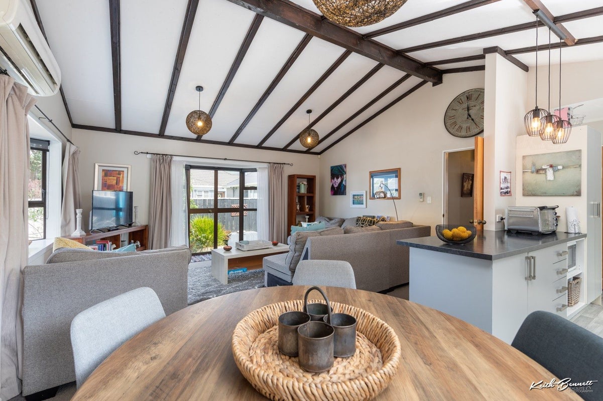 1/25 Thornycroft Avenue, Epuni, Lower Hutt - Carousel 1