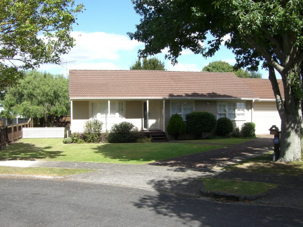 14 Zenith Place, Conifer Grove, Takanini - Carousel 2