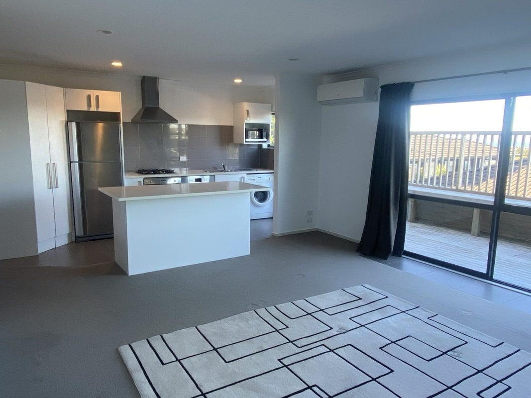 94 Carlisle Road, Browns Bay, Auckland - Carousel 2