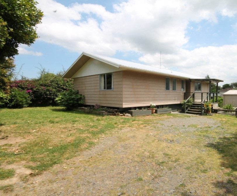 4 Dulcie Place, Red Hill, Papakura - Carousel 1