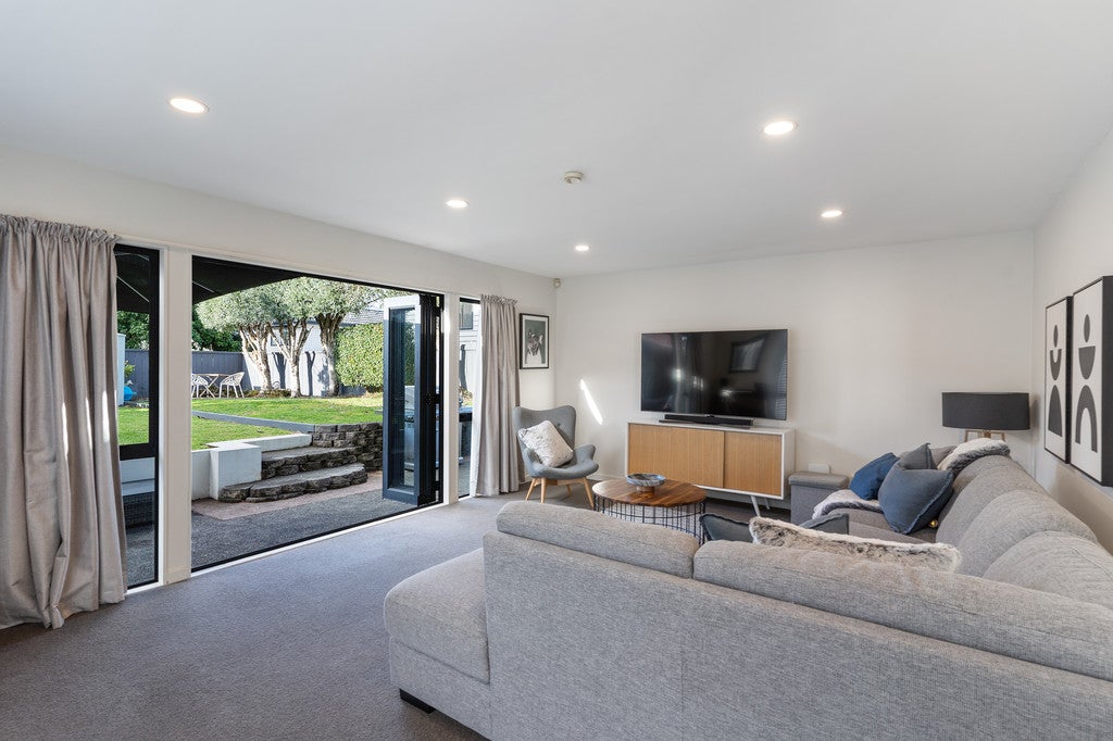 1D Ngatiawa Street, One Tree Hill, Auckland - Carousel 2
