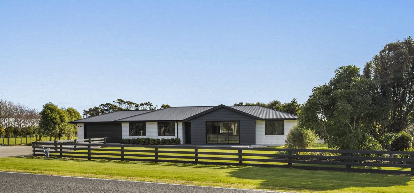 81 Airport Drive, New Plymouth Airport, New Plymouth - Carousel 1