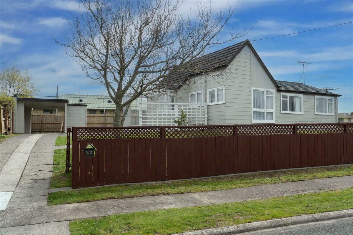 22 Halberg Crescent, Chartwell, Hamilton - Carousel 1