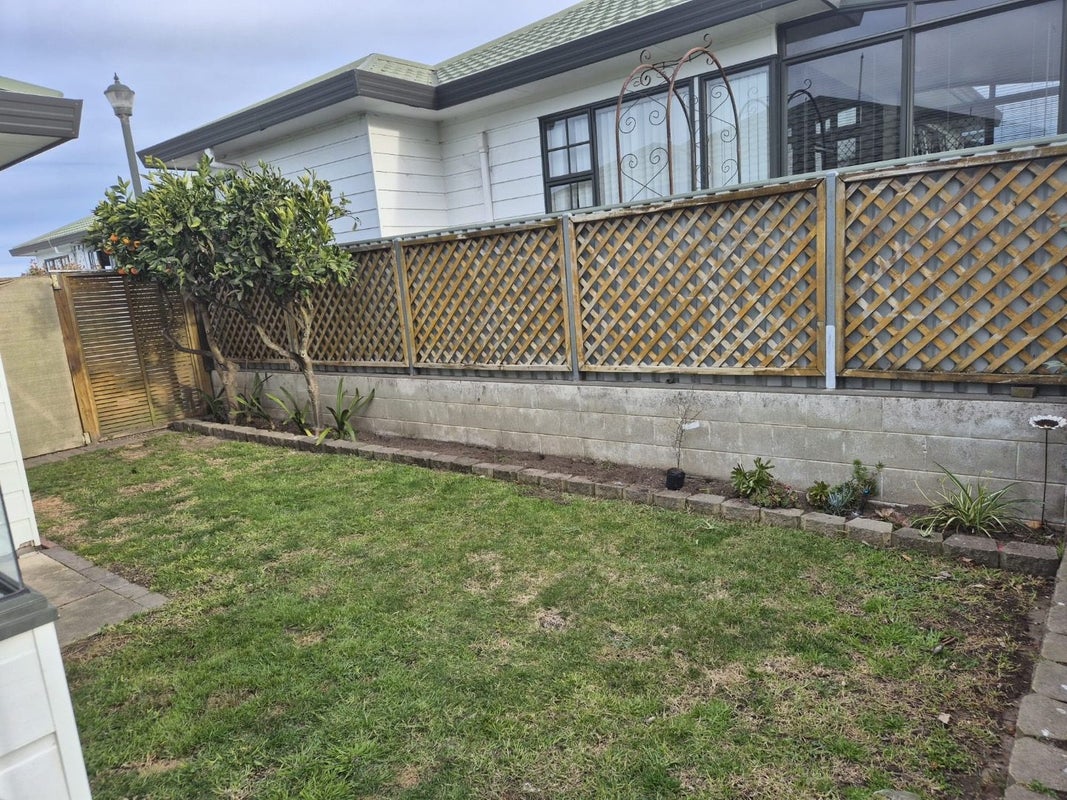 2/2A SPRIGGS CRES, GREENMEADOWS, NAPIER - Carousel 13