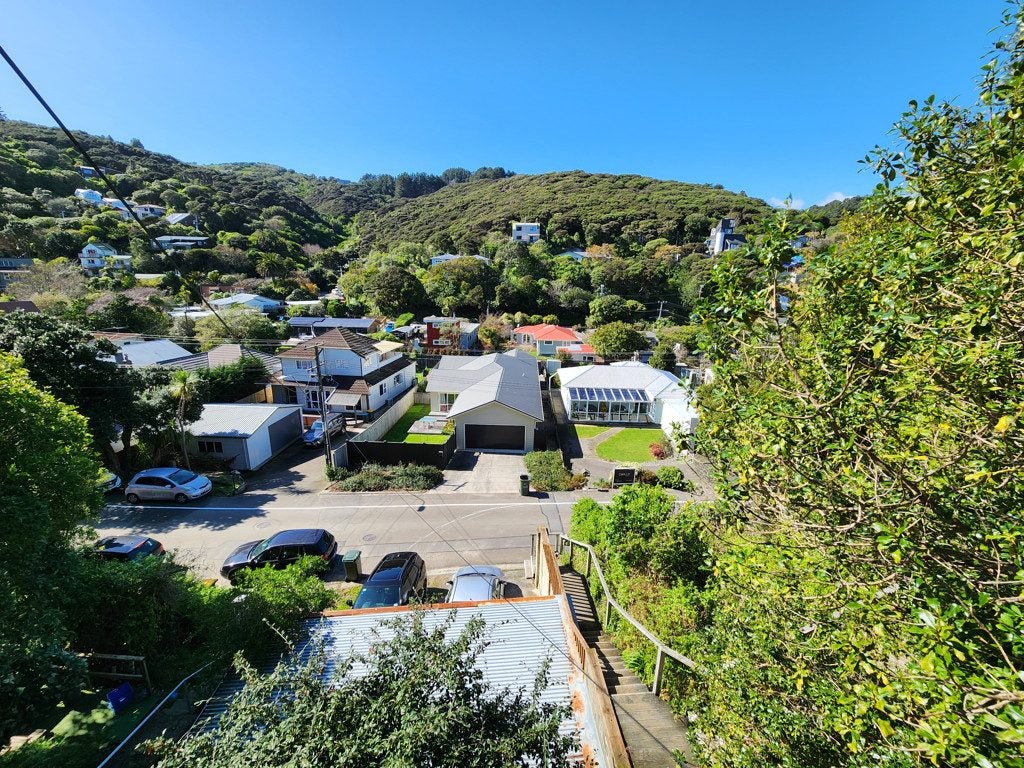 3/45 AIRLIE RD, PLIMMERTON, PORIRUA - Carousel 2