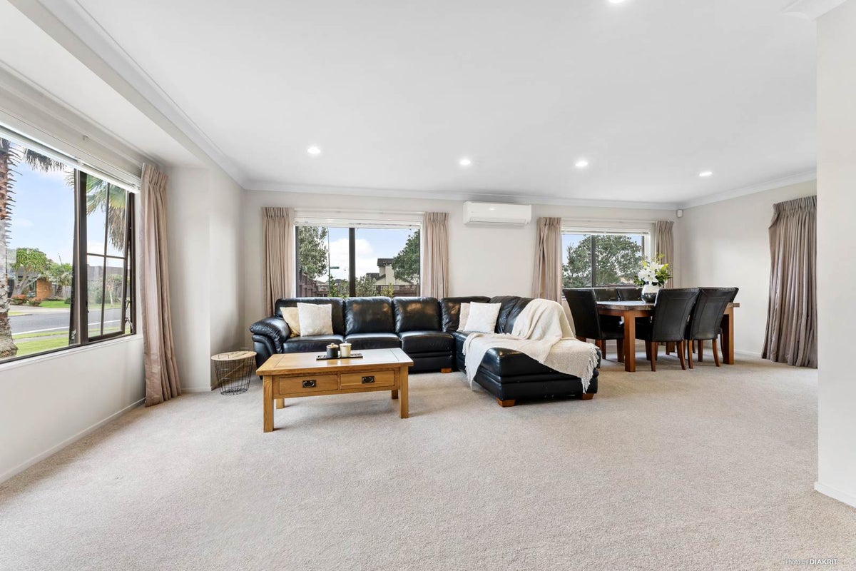 173 Wattle Farm Road, Wattle Downs, Auckland - Carousel 2