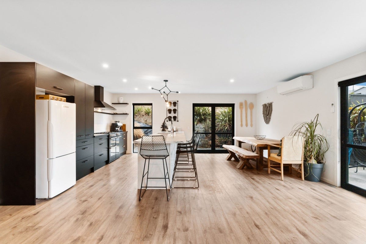 77 Stratford DR, Luggate-Cromwell, Cromwell - Carousel 1