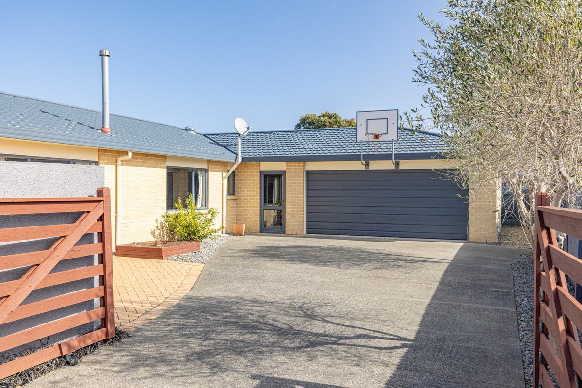3 Surrey Road, Springvale, Whanganui - Carousel 1
