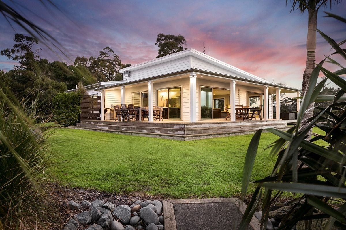 1225 East Coast Road, Albany - Carousel 2