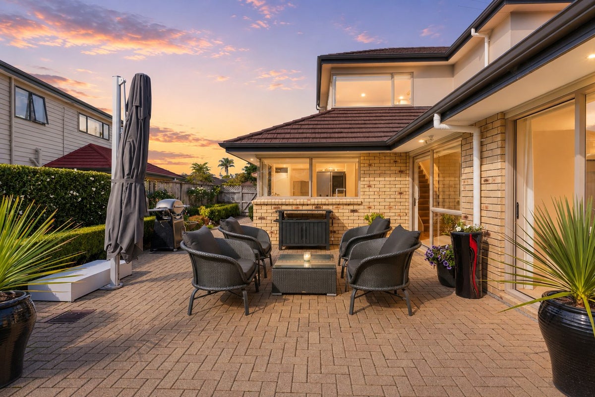 11 Greta Banks Place, Wattle Downs, Auckland - Carousel 1