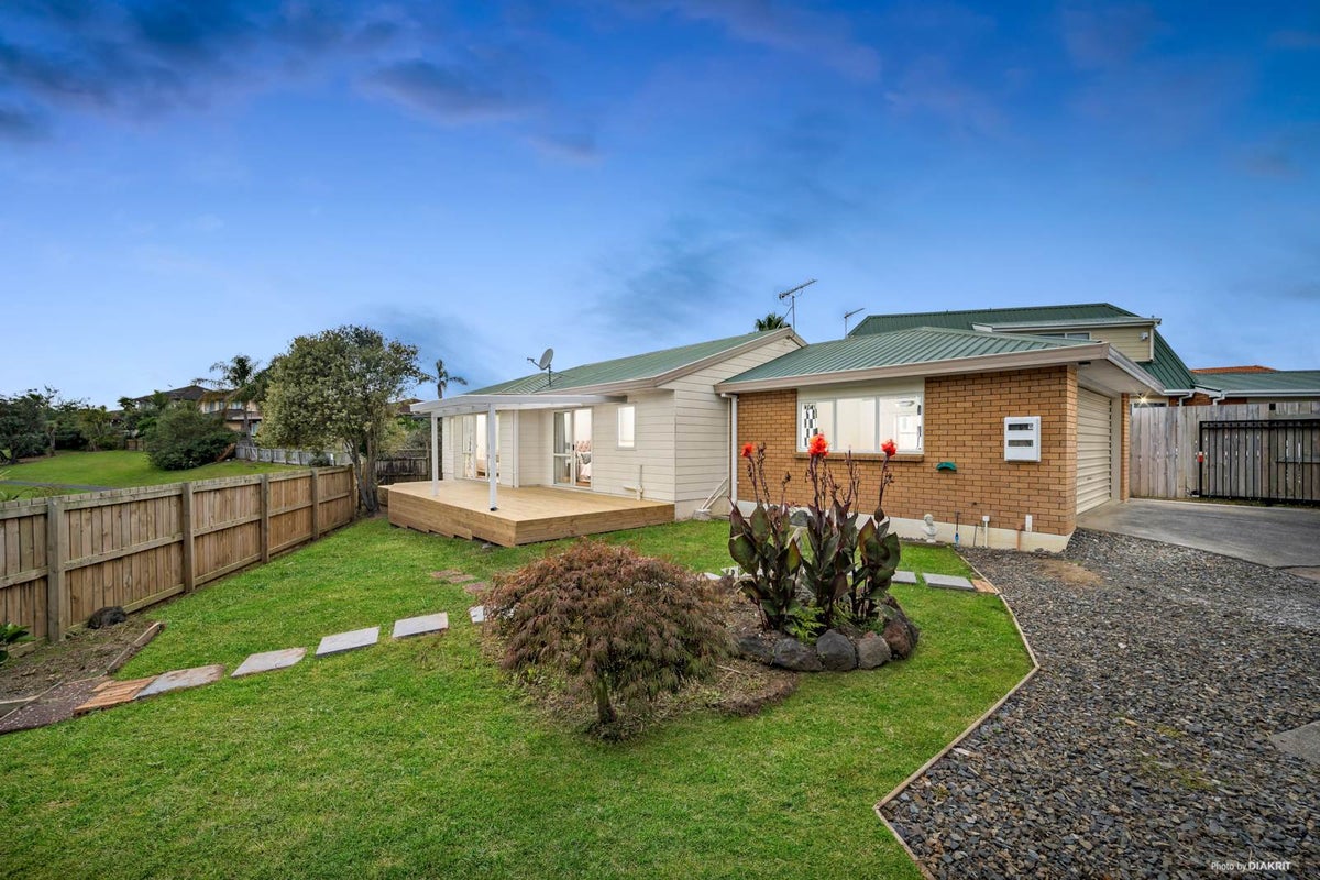 1/7 Emma Court, Northpark, Auckland - Carousel 1