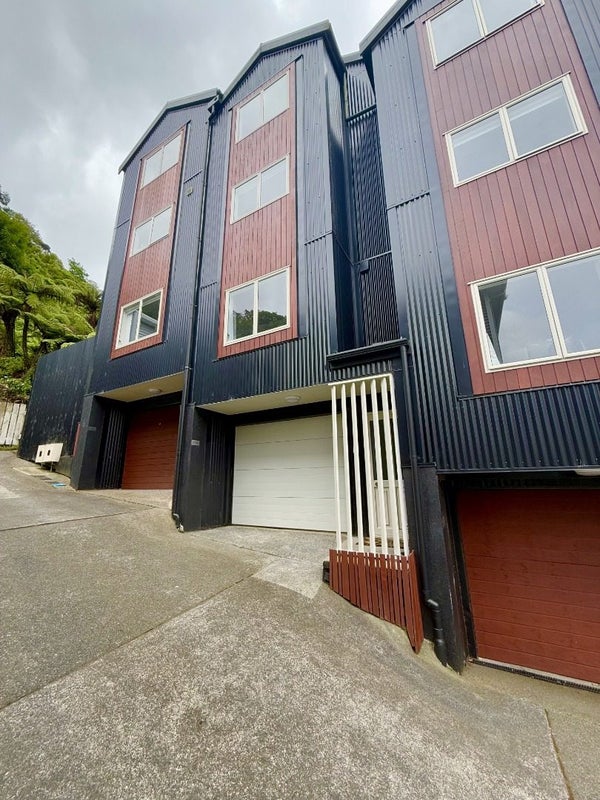 3/14C Glenmore Street, Thorndon, Wellington - Carousel 1