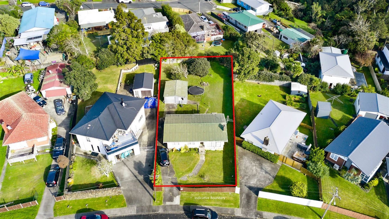 8 Glen Marine Parade, Glendene, Auckland - Carousel 2