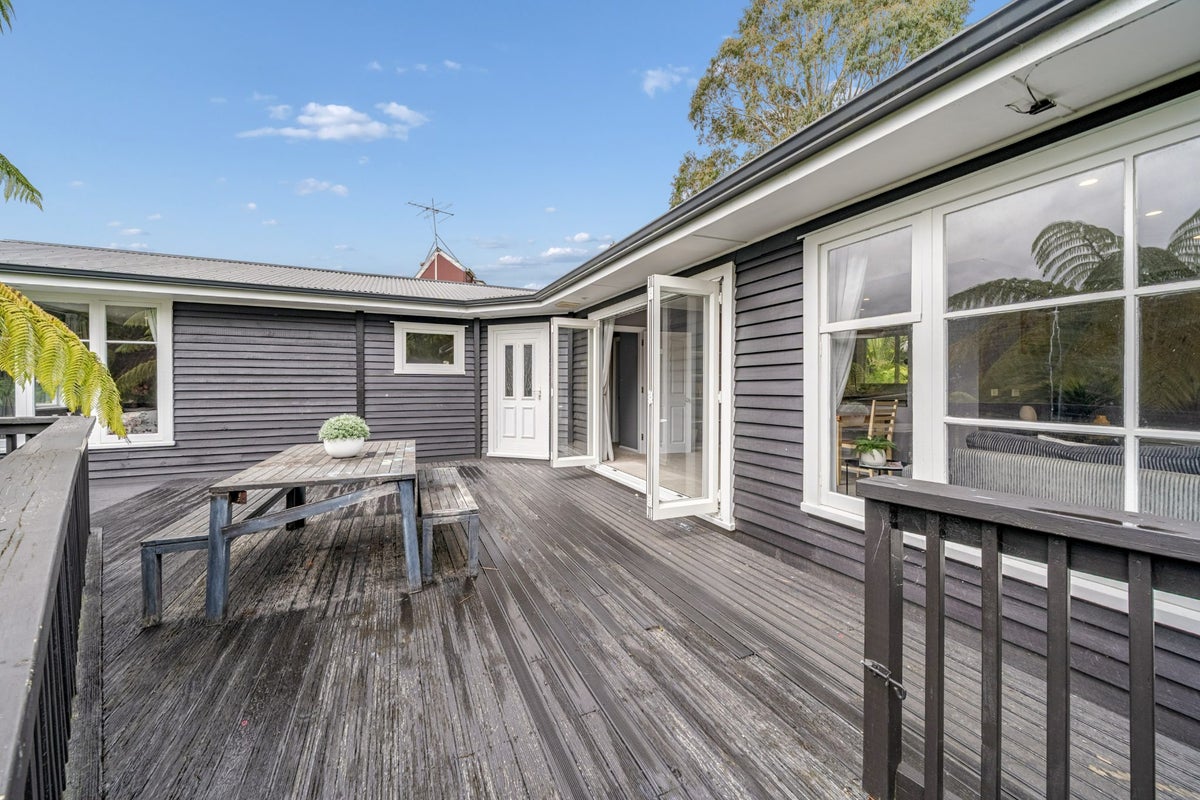 76 Wyndham Road, Pinehaven, Upper Hutt - Carousel 2