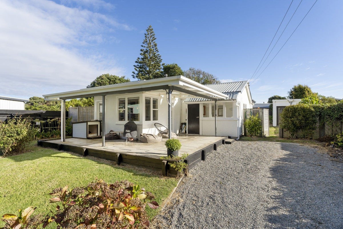 29 Rangiuru Road, Otaki Beach, Otaki - Carousel 2