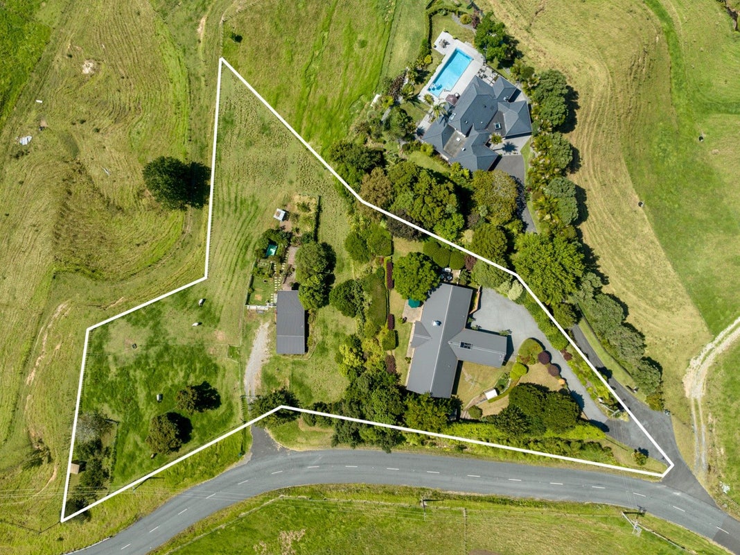 345 Waitaha Road South, Welcome Bay, Tauranga - Carousel 1