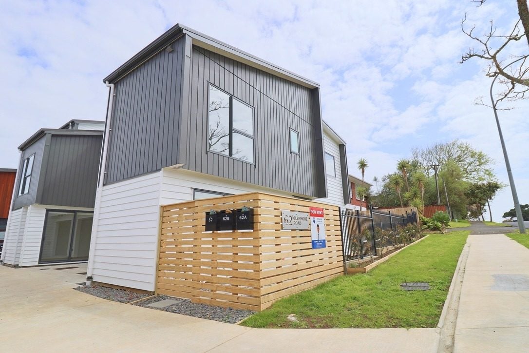 62A Glenmore Road, Sunnyhills, Auckland - Carousel 2