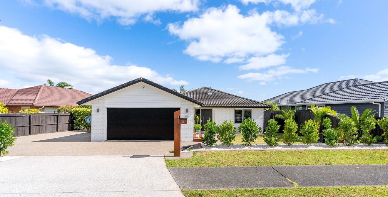 8 Reliance Crescent, Beachlands, Auckland - Carousel 1
