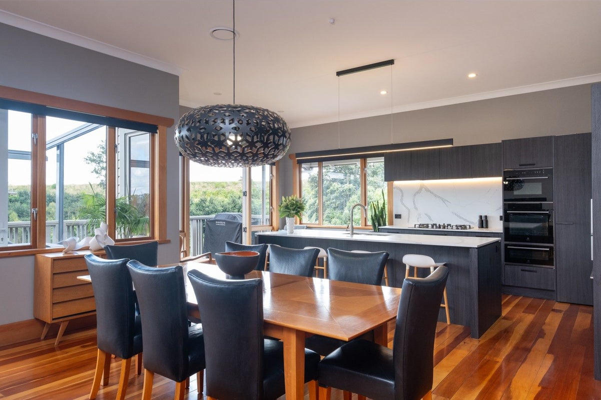 11 Lawrence Road, Hospital Hill, Napier - Carousel 2
