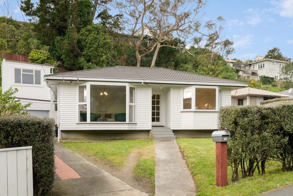 37 Black Rock Road, Newlands, Wellington - Carousel 1