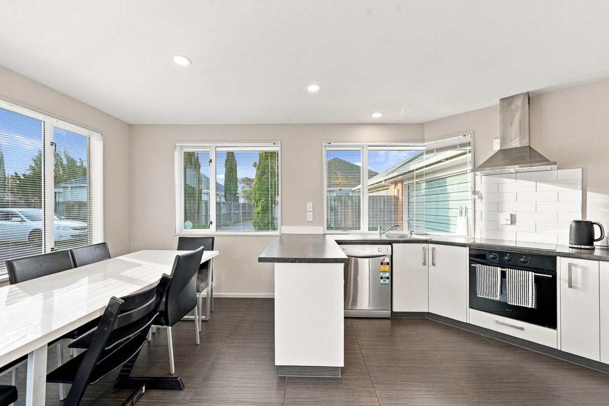 2/294 Travis Road, New Brighton, Christchurch - Carousel 2