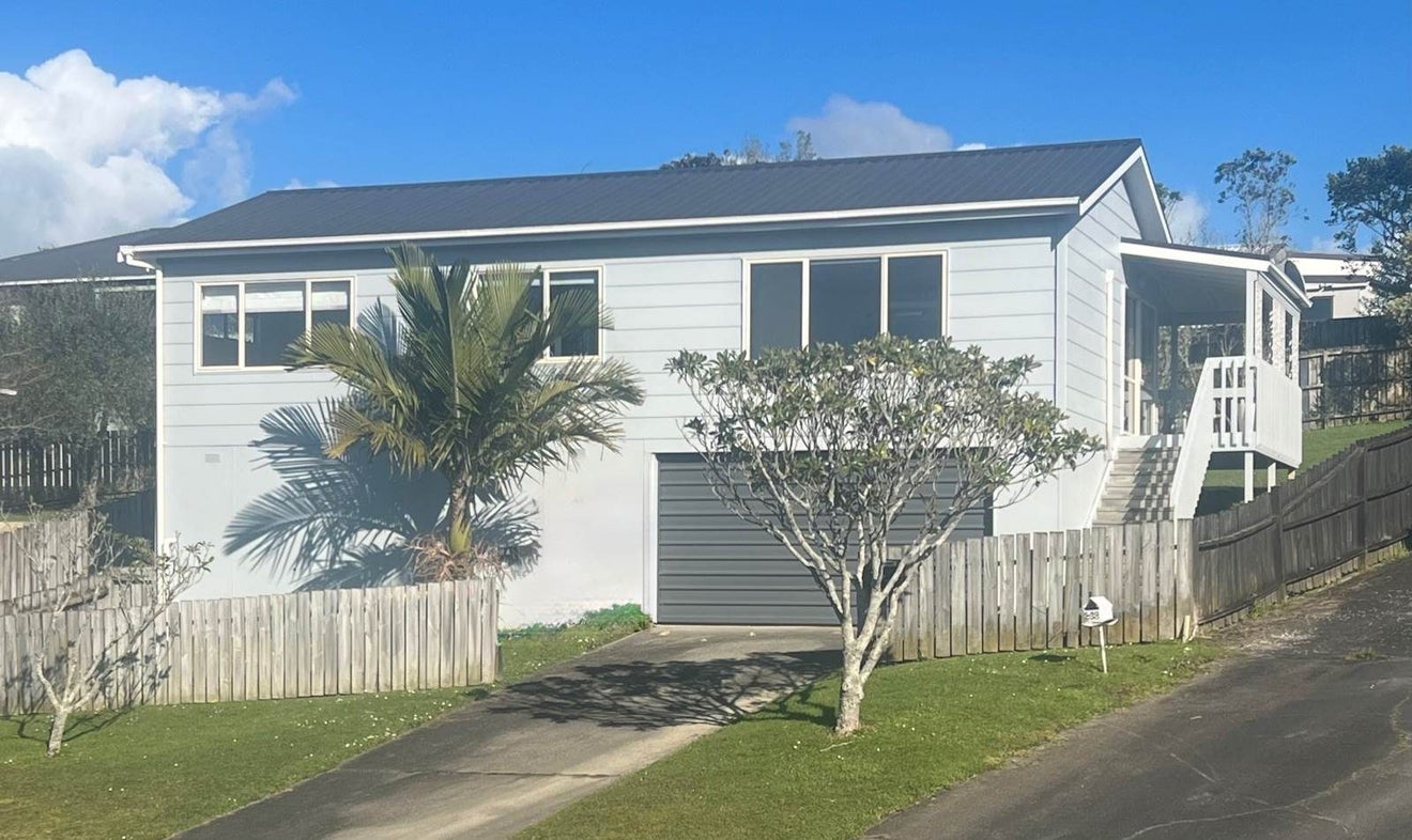 1/36 Elizabeth Drive, West Harbour, Auckland - Carousel 1