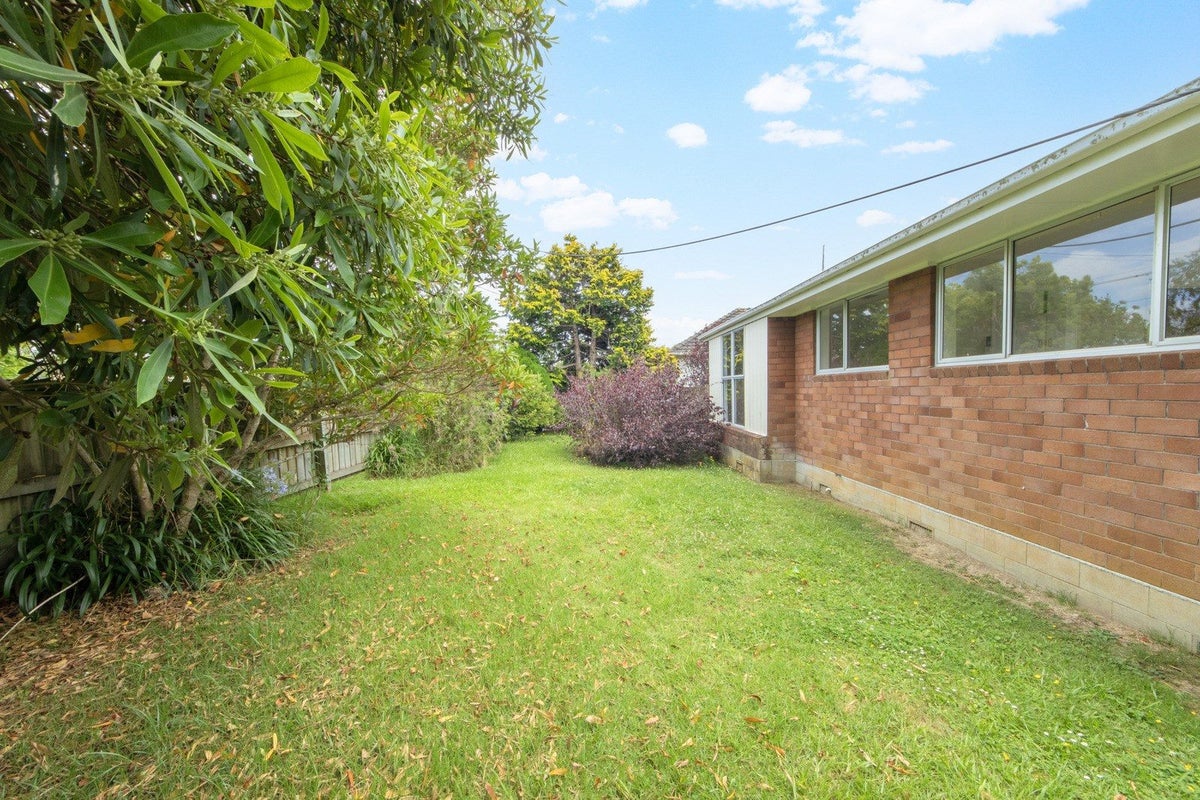 1/1 Northall Road, New Lynn, Auckland - Carousel 2