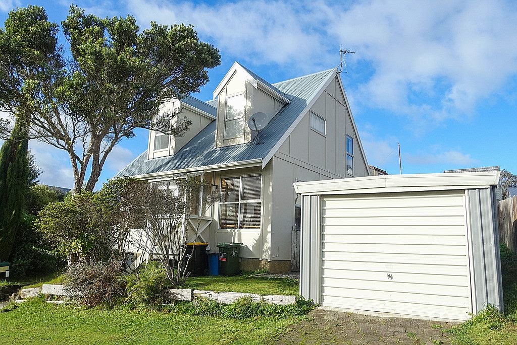 1 Bayou Lane, Churton Park, Wellington - Carousel 2