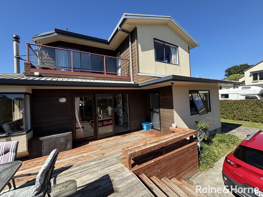 12 Claremont Terrace, Otumoetai, Tauranga - Carousel 1