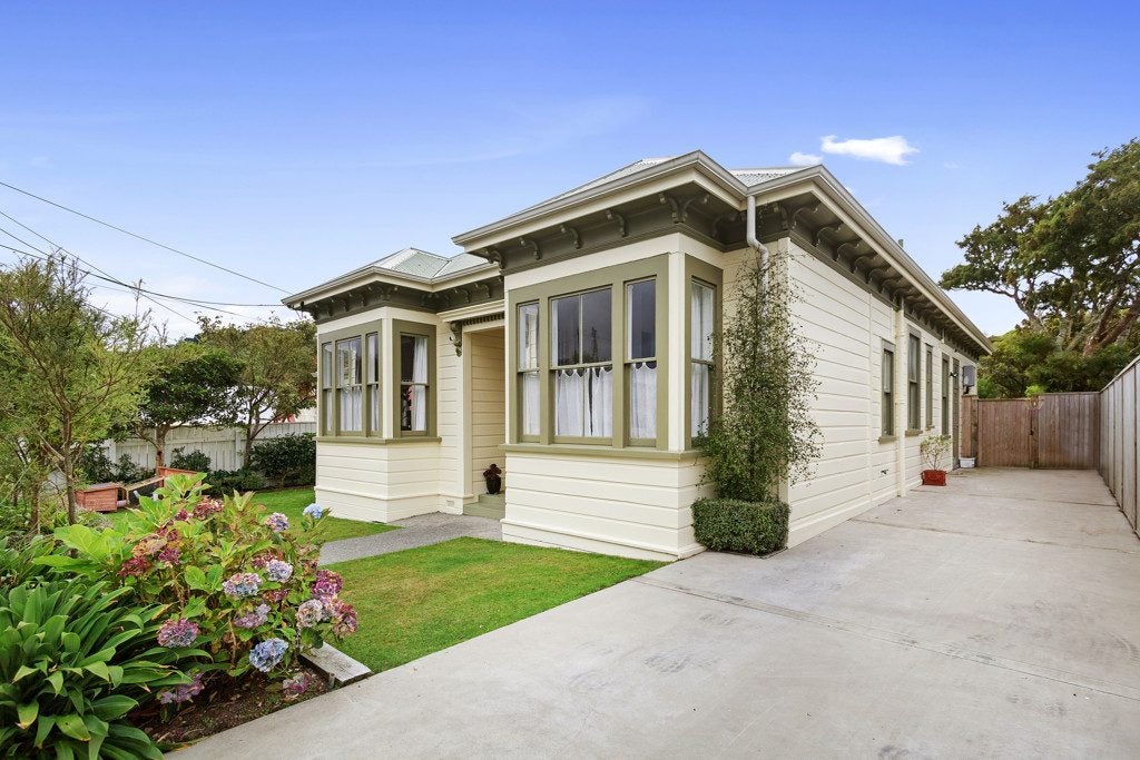 11 Campbell Street, Karori, Wellington - Carousel 50