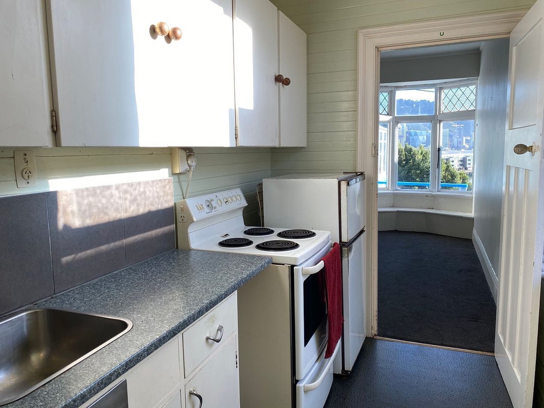 2/41 Home Street, Mount Victoria, Wellington - Carousel 2