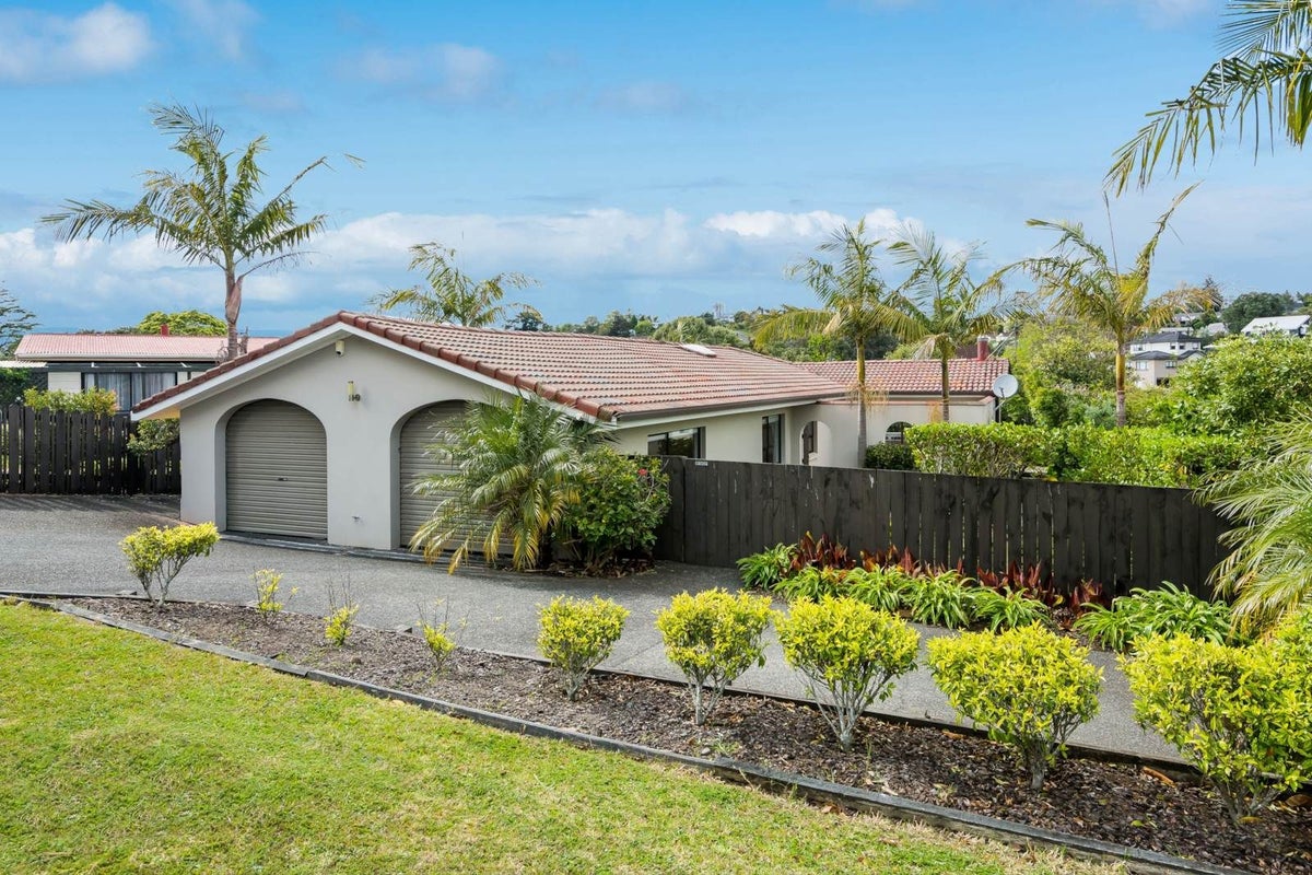 48 John Downs Drive, Browns Bay, Auckland - Carousel 1