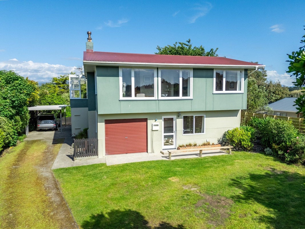 15 Arthur Street, Waikawa Beach, Levin - Carousel 1